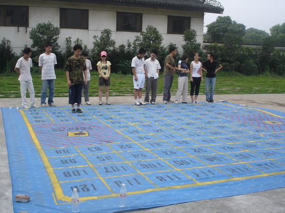 2007年新錄用應屆畢業生完成入司培訓(圖4) 2007年新錄用應屆畢業生完成入司培訓(圖4)